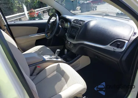 2013 Dodge Journey Sxt z USA, uszkodzony, nr VIN 3C4PDCBG1DT619519